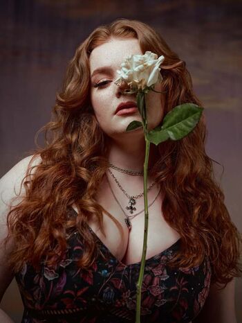 Full leaked Missdeadlyred page private onlyfans photo