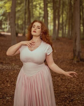 Full leaked Missdeadlyred private onlyfans photo