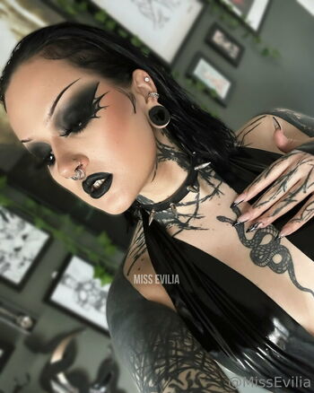 Full leaked Misseviliafree private onlyfans photo