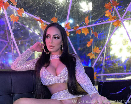 missmeenaofficial