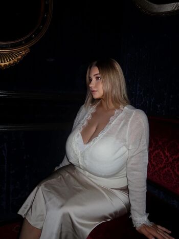 Full leaked Missparaskeva private onlyfans photo