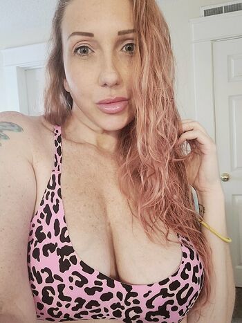 Full leaked Missroyalkc private onlyfans photo