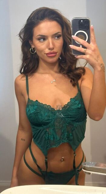 Full leaked Missshelly private onlyfans photo