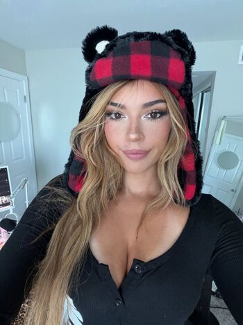 Full leaked Peachyemb/ private onlyfans photo