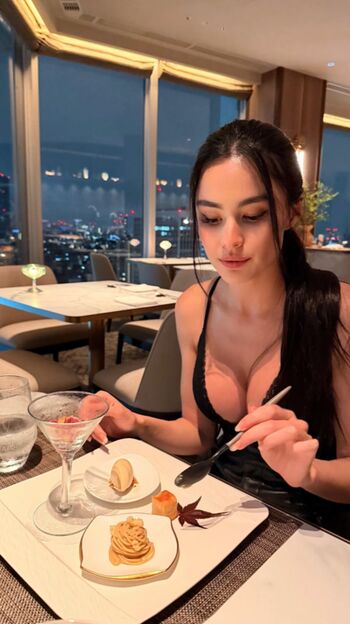 Full leaked Moni charlton private onlyfans photo