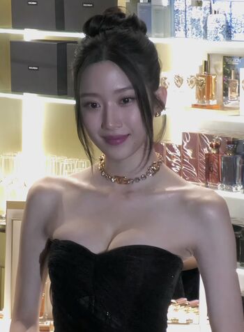 Moon Ga Young