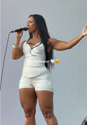 Naomi Sharon