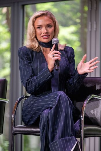 Natalie Alyn Lind