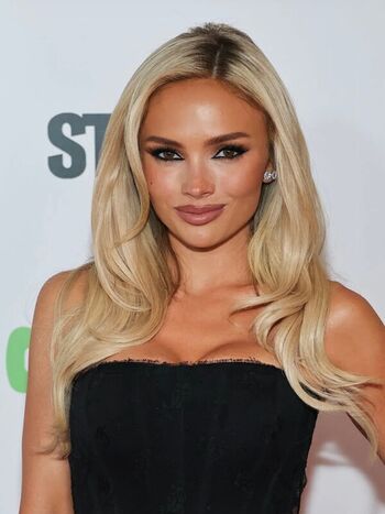 Natalie Alyn Lind