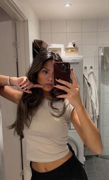 Nathalie Lok