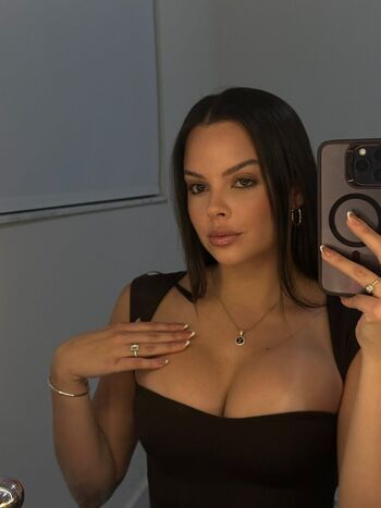 neshkacrespo