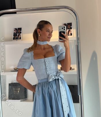 Full leaked Nicola cavanis page private onlyfans photo