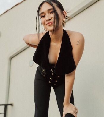 Niki Zefanya