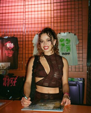 Nilufer Yanya