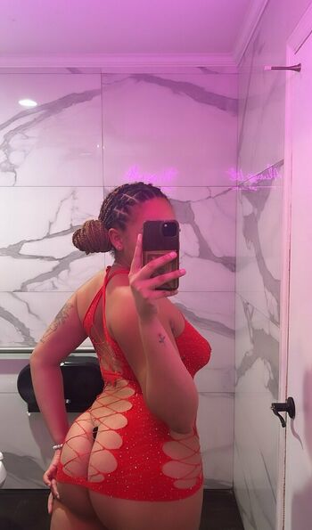 Nina Eve