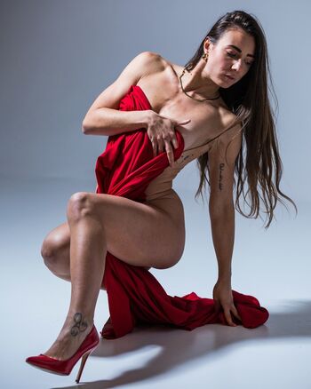 Full leaked Ninamissfit model private onlyfans photo