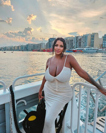 Full leaked Nivien kharbeiti page private onlyfans photo