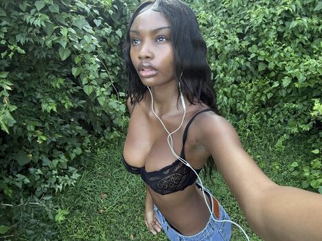 Full leaked No tattoos page private onlyfans photo