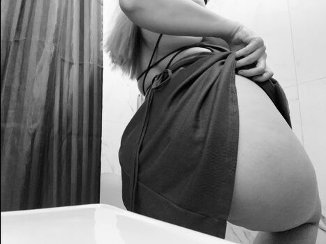 Full leaked Nytatuta private onlyfans photo