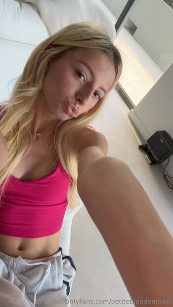 Full leaked Petiteblondemodel private onlyfans photo