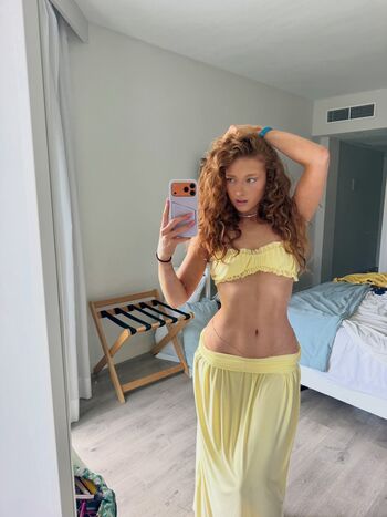 Full leaked Pheobeisginger page private onlyfans photo
