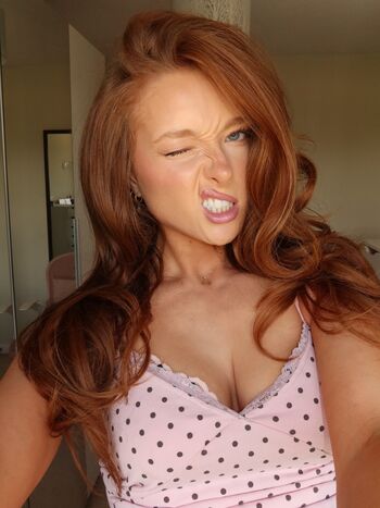 Full leaked Pheobeisginger page private onlyfans photo