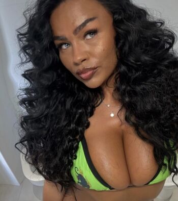 Phoebe Georgia
