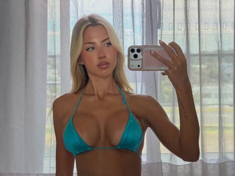 Full leaked Poppy connor private onlyfans photo