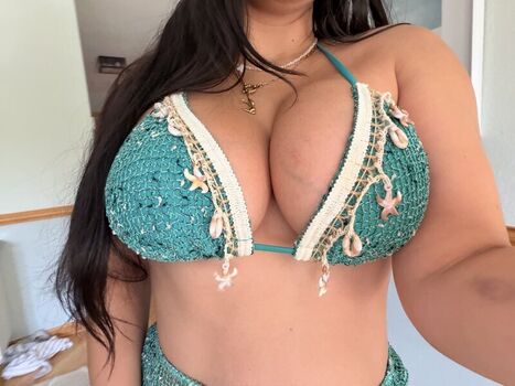 Full leaked Pouty panda private onlyfans photo