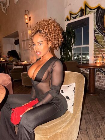 Full leaked Qimmah russo  page private onlyfans photo