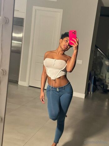 Full leaked Qimmah russo  page private onlyfans photo