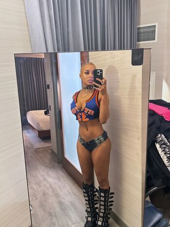 Full leaked Qimmah russo  page private onlyfans photo