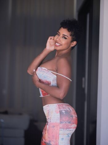 Full leaked Qimmah russo  page private onlyfans photo