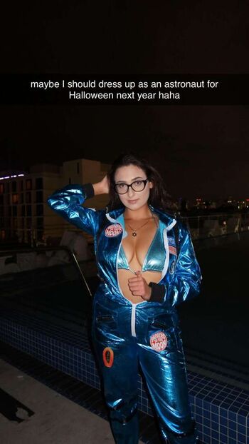 Full leaked Qveenjulia private onlyfans photo