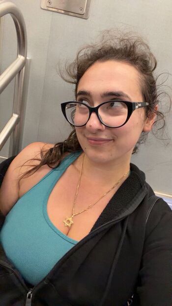 Full leaked Qveenjulia private onlyfans photo