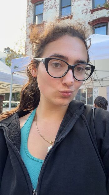 Full leaked Qveenjulia private onlyfans photo