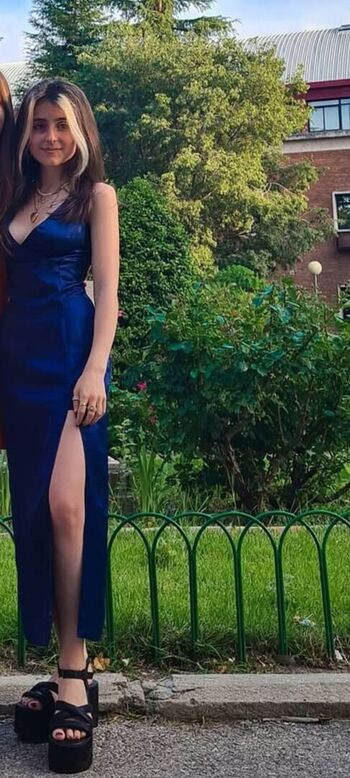 Full leaked Random girls feet page private onlyfans photo