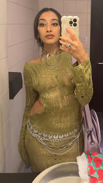 Full leaked Raveena page private onlyfans photo