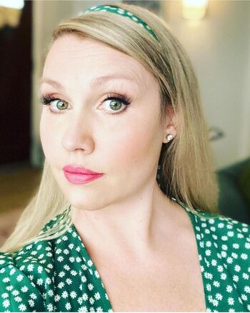Rebecca Hargraves