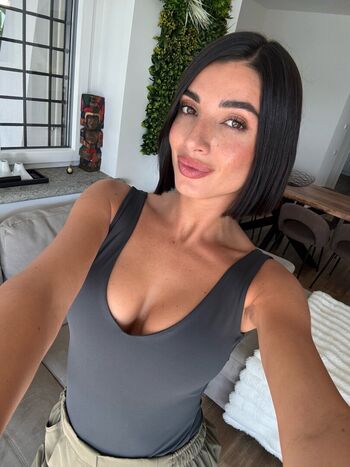 Rebecca Staffelli