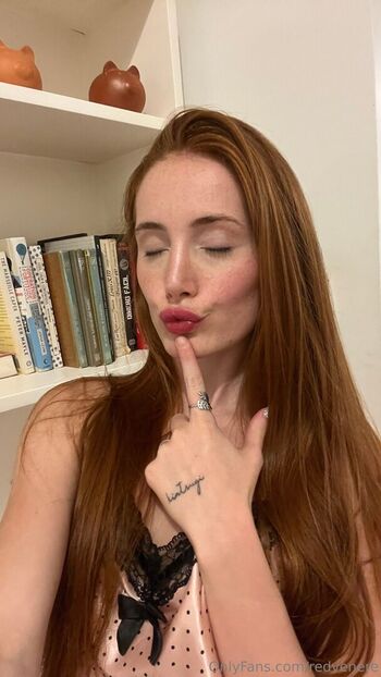 Full leaked Redvenere private onlyfans photo