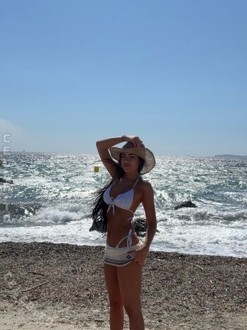 Full leaked Roxanarosuu private onlyfans photo