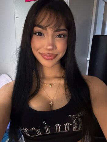 Full leaked Ryleyraine private onlyfans photo