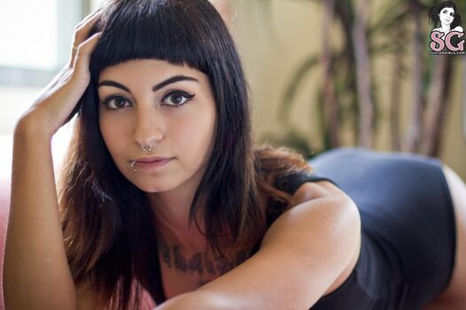 Safira Suicide Girl