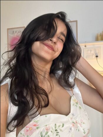 Full leaked Sakshi pandey page private onlyfans photo