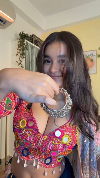 Full leaked Sakshi pandey private onlyfans photo