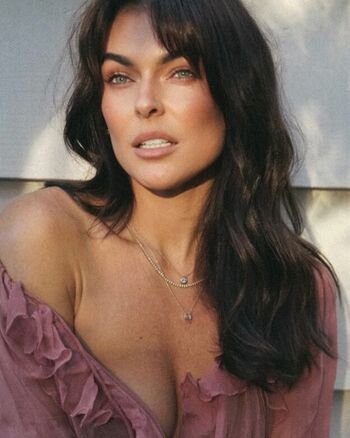 Serinda Swan