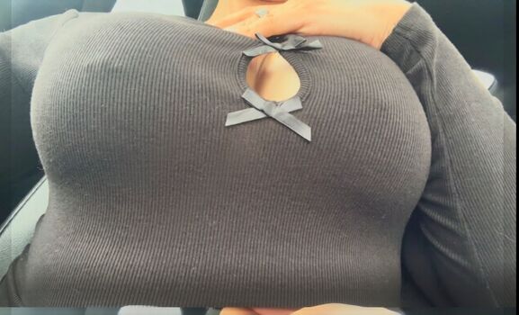 Full leaked Sexy brune private onlyfans photo