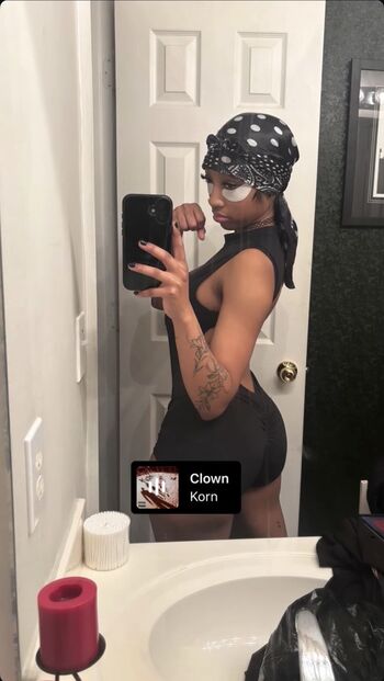 Full leaked Sheworeblacktoo private onlyfans photo