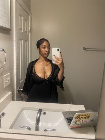 Full leaked Sheworeblacktoo private onlyfans photo